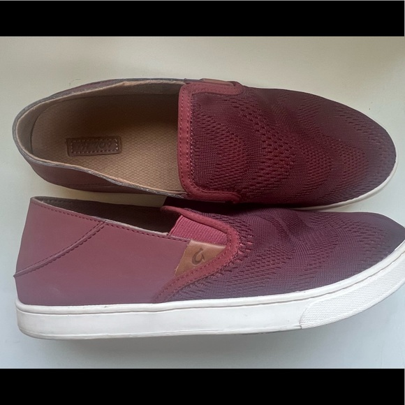 Olukai Pehuea Burgundy Mesh Slip On - Picture 2 of 5